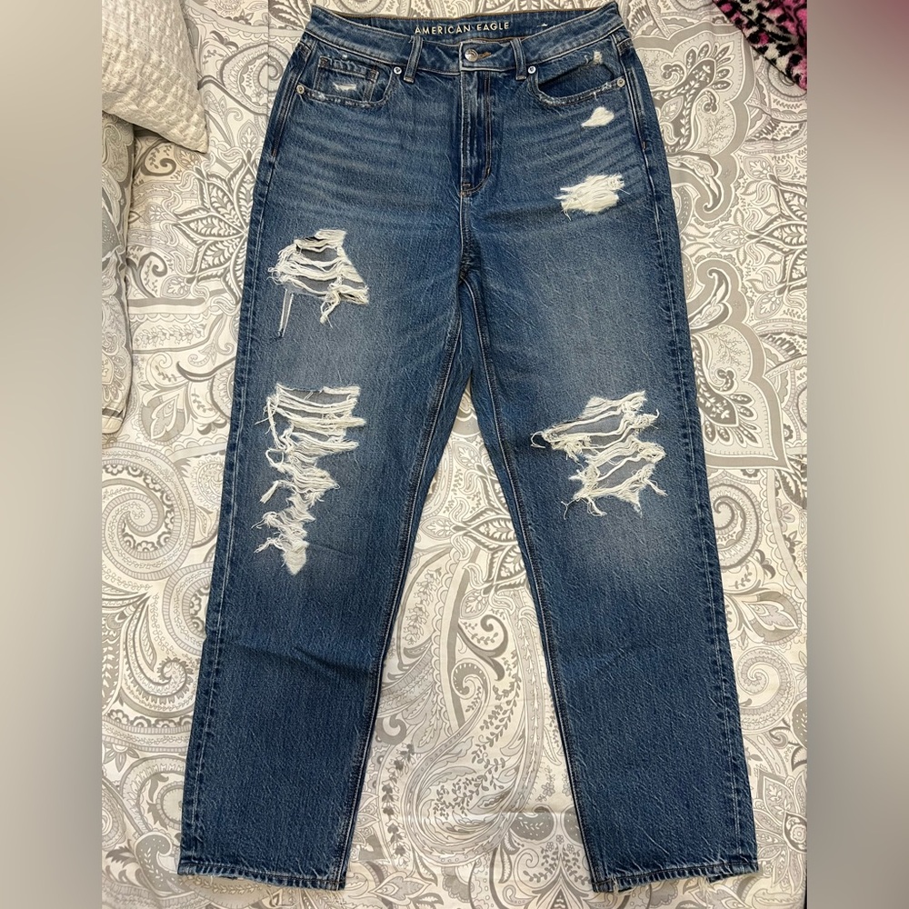 American Eagle ripped boyfriend jeans